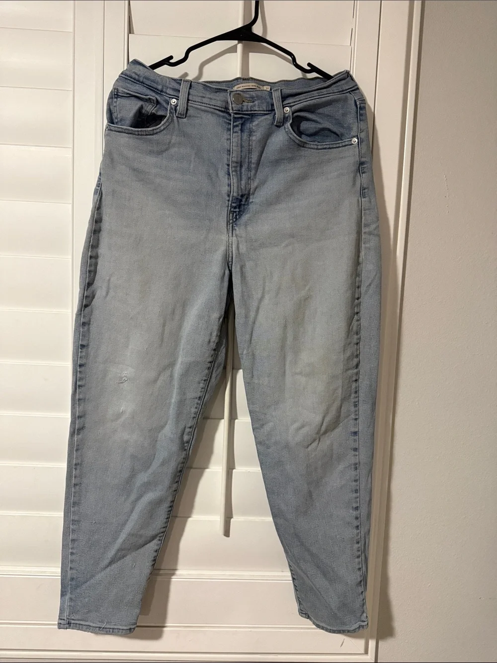 Light Wash High-Rise Women’s Jeans